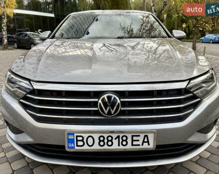 Фольксваген Джетта 2019 в Тернополе на Automoto.ua Серый Фольксваген Джетта, объемом двигателя 1.4 л и пробегом 72 тыс. км за 14700 $, фото 2 на Automoto.ua