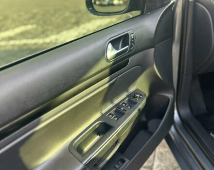 Серый Фольксваген Джетта, объемом двигателя 1.97 л и пробегом 240 тыс. км за 8400 $, фото 4 на Automoto.ua