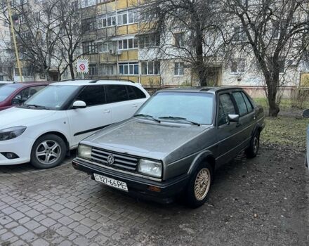 Серый Фольксваген Джетта, объемом двигателя 1.8 л и пробегом 200 тыс. км за 400 $, фото 1 на Automoto.ua