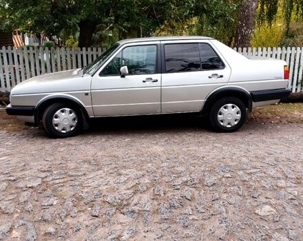 Серый Фольксваген Джетта, объемом двигателя 1.6 л и пробегом 300 тыс. км за 900 $, фото 1 на Automoto.ua