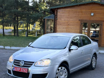 Фольксваген Джетта 2005 в Луцке на Automoto.ua Серый Фольксваген Джетта, объемом двигателя 1.6 л и пробегом 246 тыс. км за 5000 $, фото 1 на Automoto.ua