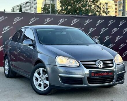 Сірий Фольксваген Джетта, об'ємом двигуна 1.6 л та пробігом 255 тис. км за 6500 $, фото 1 на Automoto.ua