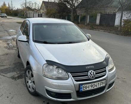 Серый Фольксваген Джетта, объемом двигателя 1.6 л и пробегом 280 тыс. км за 5200 $, фото 1 на Automoto.ua