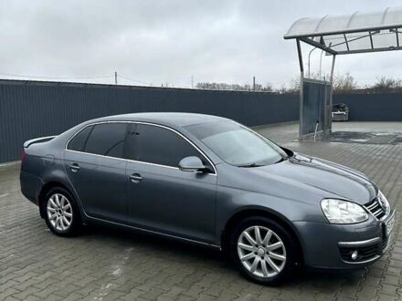 Серый Фольксваген Джетта, объемом двигателя 1.6 л и пробегом 269 тыс. км за 4400 $, фото 1 на Automoto.ua