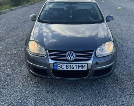 Сірий Фольксваген Джетта, об'ємом двигуна 1.6 л та пробігом 290 тис. км за 5000 $, фото 1 на Automoto.ua