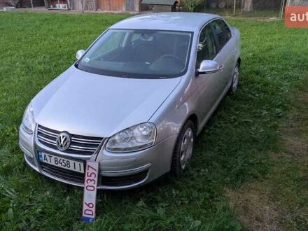 Сірий Фольксваген Джетта, об'ємом двигуна 1.6 л та пробігом 240 тис. км за 5800 $, фото 1 на Automoto.ua