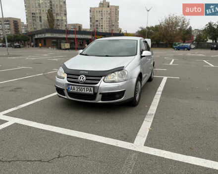 Фольксваген Джетта 2006 в Киеве на Automoto.ua Серый Фольксваген Джетта, объемом двигателя 1.6 л и пробегом 266 тыс. км за 4199 $, фото 1 на Automoto.ua