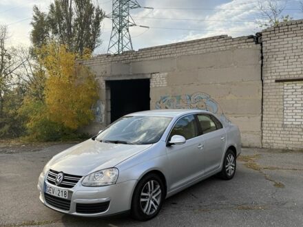 Фольксваген Джетта 2006 в Славянске на Automoto.ua Серый Фольксваген Джетта, объемом двигателя 2 л и пробегом 259 тыс. км за 3300 $, фото 1 на Automoto.ua