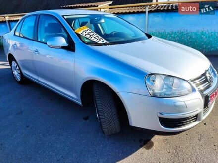 Фольксваген Джетта 2006 у Ахтырке на Automoto.ua Сірий Фольксваген Джетта, об'ємом двигуна 0 л та пробігом 194 тис. км за 6550 $, фото 1 на Automoto.ua