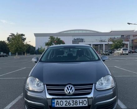 Сірий Фольксваген Джетта, об'ємом двигуна 1.6 л та пробігом 150 тис. км за 5500 $, фото 1 на Automoto.ua