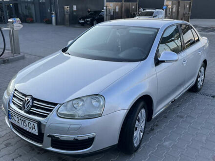 Серый Фольксваген Джетта, объемом двигателя 1.6 л и пробегом 290 тыс. км за 4700 $, фото 1 на Automoto.ua