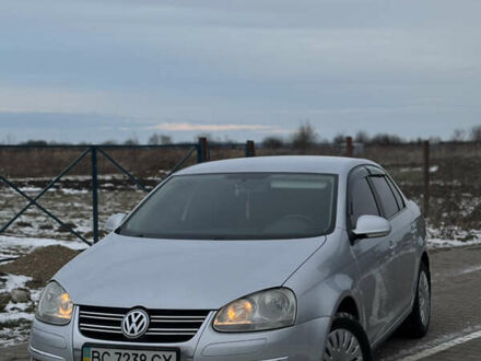 Сірий Фольксваген Джетта, об'ємом двигуна 1.6 л та пробігом 158 тис. км за 5400 $, фото 1 на Automoto.ua