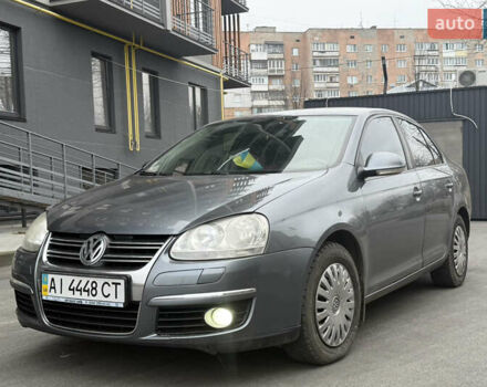 Сірий Фольксваген Джетта, об'ємом двигуна 1.6 л та пробігом 292 тис. км за 4700 $, фото 1 на Automoto.ua