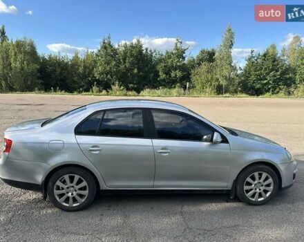 Серый Фольксваген Джетта, объемом двигателя 1.6 л и пробегом 230 тыс. км за 5650 $, фото 1 на Automoto.ua