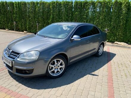 Серый Фольксваген Джетта, объемом двигателя 2 л и пробегом 220 тыс. км за 4700 $, фото 1 на Automoto.ua