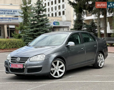 Сірий Фольксваген Джетта, об'ємом двигуна 1.6 л та пробігом 226 тис. км за 6599 $, фото 1 на Automoto.ua