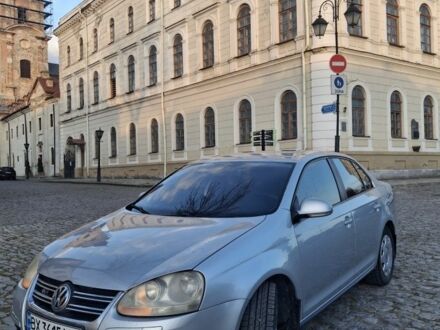 Фольксваген Джетта 2006 в Каменце-Подольском на Automoto.ua Серый Фольксваген Джетта, объемом двигателя 1.6 л и пробегом 290 тыс. км за 4799 $, фото 1 на Automoto.ua