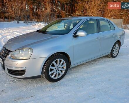 Серый Фольксваген Джетта, объемом двигателя 1.6 л и пробегом 220 тыс. км за 4600 $, фото 1 на Automoto.ua