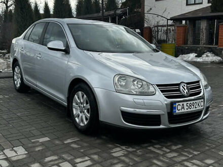Сірий Фольксваген Джетта, об'ємом двигуна 2 л та пробігом 262 тис. км за 5700 $, фото 1 на Automoto.ua
