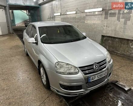 Сірий Фольксваген Джетта, об'ємом двигуна 1.6 л та пробігом 215 тис. км за 6200 $, фото 1 на Automoto.ua