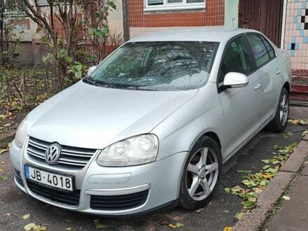 Серый Фольксваген Джетта, объемом двигателя 1 л и пробегом 440 тыс. км за 2400 $, фото 1 на Automoto.ua