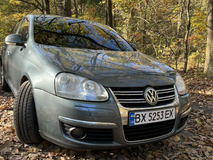Фольксваген Джетта 2007 у Шепетовке на Automoto.ua Сірий Фольксваген Джетта, об'ємом двигуна 1.6 л та пробігом 250 тис. км за 5699 $, фото 1 на Automoto.ua