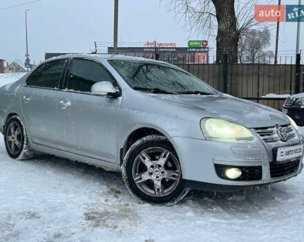 Серый Фольксваген Джетта, объемом двигателя 1.6 л и пробегом 288 тыс. км за 5490 $, фото 1 на Automoto.ua