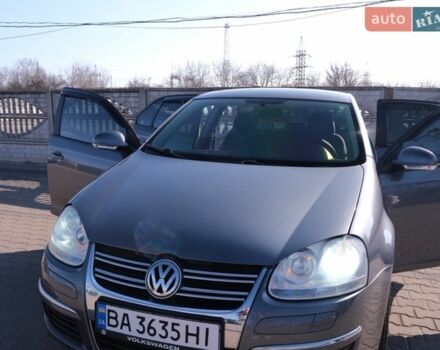 Серый Фольксваген Джетта, объемом двигателя 1.6 л и пробегом 295 тыс. км за 5950 $, фото 1 на Automoto.ua