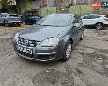 Серый Фольксваген Джетта, объемом двигателя 1.6 л и пробегом 200 тыс. км за 2200 $, фото 1 на Automoto.ua