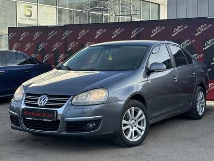 Сірий Фольксваген Джетта, об'ємом двигуна 1.6 л та пробігом 245 тис. км за 6500 $, фото 1 на Automoto.ua