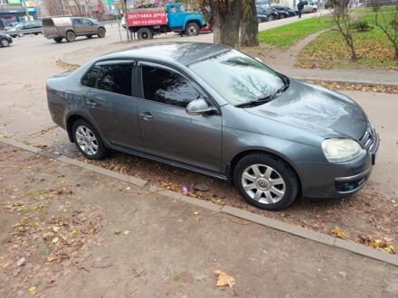 Серый Фольксваген Джетта, объемом двигателя 1.6 л и пробегом 227 тыс. км за 6500 $, фото 1 на Automoto.ua