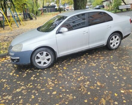 Сірий Фольксваген Джетта, об'ємом двигуна 1.6 л та пробігом 292 тис. км за 4809 $, фото 1 на Automoto.ua