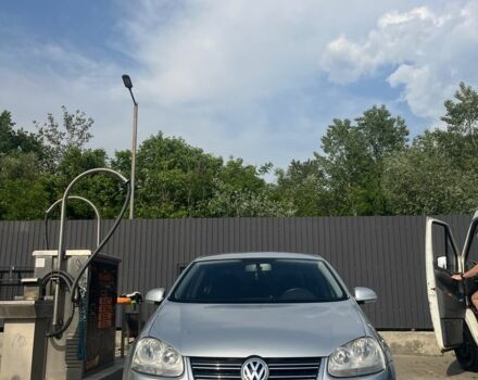 Сірий Фольксваген Джетта, об'ємом двигуна 1.6 л та пробігом 238 тис. км за 5500 $, фото 1 на Automoto.ua