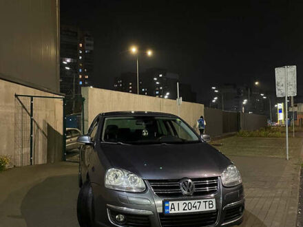 Серый Фольксваген Джетта, объемом двигателя 1.6 л и пробегом 231 тыс. км за 5400 $, фото 1 на Automoto.ua