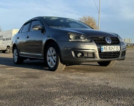 Серый Фольксваген Джетта, объемом двигателя 1.6 л и пробегом 282 тыс. км за 5900 $, фото 1 на Automoto.ua