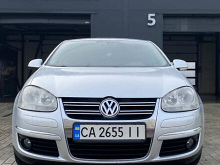 Серый Фольксваген Джетта, объемом двигателя 1.6 л и пробегом 290 тыс. км за 6100 $, фото 1 на Automoto.ua