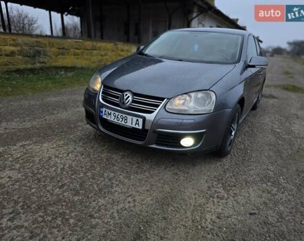 Серый Фольксваген Джетта, объемом двигателя 1.9 л и пробегом 360 тыс. км за 5500 $, фото 1 на Automoto.ua