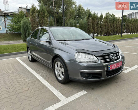 Сірий Фольксваген Джетта, об'ємом двигуна 1.6 л та пробігом 224 тис. км за 6750 $, фото 1 на Automoto.ua