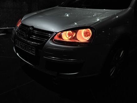 Фольксваген Джетта 2008 в Яготине на Automoto.ua Серый Фольксваген Джетта, объемом двигателя 1.6 л и пробегом 345 тыс. км за 5800 $, фото 1 на Automoto.ua