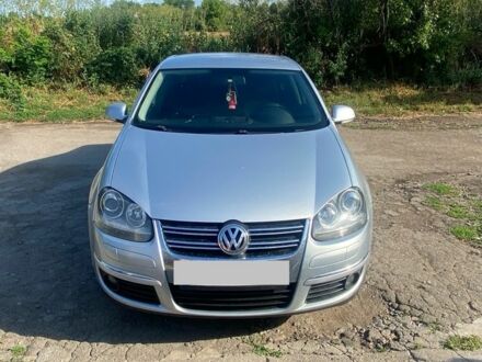 Фольксваген Джетта 2008 в Умани на Automoto.ua Серый Фольксваген Джетта, объемом двигателя 1.9 л и пробегом 272 тыс. км за 6900 $, фото 1 на Automoto.ua