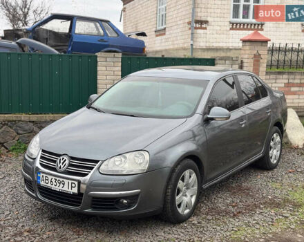 Серый Фольксваген Джетта, объемом двигателя 1.6 л и пробегом 250 тыс. км за 4199 $, фото 1 на Automoto.ua