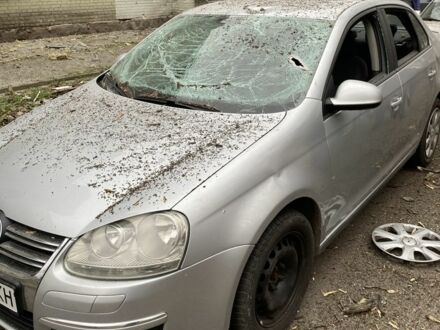 Серый Фольксваген Джетта, объемом двигателя 1.6 л и пробегом 160 тыс. км за 2700 $, фото 1 на Automoto.ua