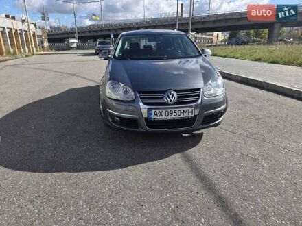 Фольксваген Джетта 2008 у Києві на Automoto.ua Сірий Фольксваген Джетта, об'ємом двигуна 1.6 л та пробігом 240 тис. км за 6200 $, фото 1 на Automoto.ua