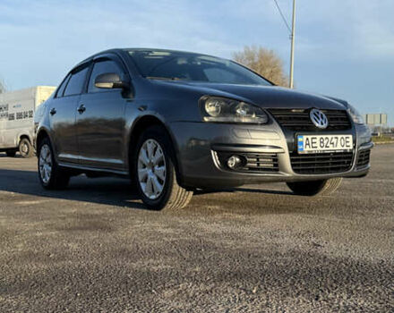 Серый Фольксваген Джетта, объемом двигателя 1.6 л и пробегом 282 тыс. км за 5900 $, фото 1 на Automoto.ua