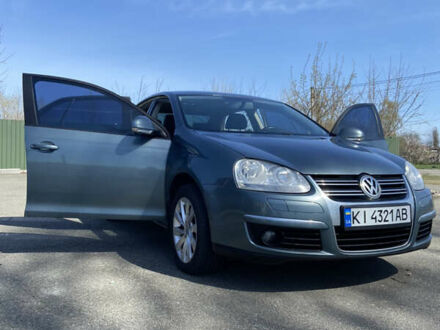 Фольксваген Джетта 2008 у Борисполе на Automoto.ua Сірий Фольксваген Джетта, об'ємом двигуна 1.6 л та пробігом 272 тис. км за 6500 $, фото 1 на Automoto.ua