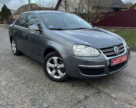 Серый Фольксваген Джетта, объемом двигателя 1.6 л и пробегом 168 тыс. км за 6999 $, фото 1 на Automoto.ua