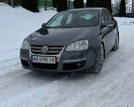 Серый Фольксваген Джетта, объемом двигателя 1.39 л и пробегом 302 тыс. км за 5100 $, фото 1 на Automoto.ua