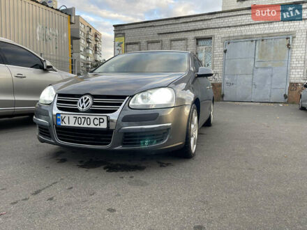 Серый Фольксваген Джетта, объемом двигателя 2.48 л и пробегом 227 тыс. км за 7500 $, фото 1 на Automoto.ua