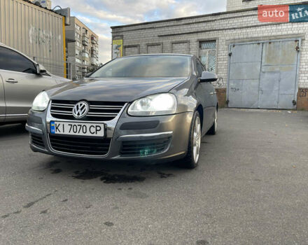 Серый Фольксваген Джетта, объемом двигателя 2.48 л и пробегом 227 тыс. км за 7500 $, фото 1 на Automoto.ua