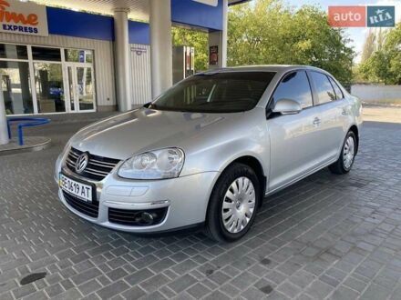 Фольксваген Джетта 2009 у Миколаєві на Automoto.ua Сірий Фольксваген Джетта, об'ємом двигуна 1.6 л та пробігом 129 тис. км за 8300 $, фото 1 на Automoto.ua